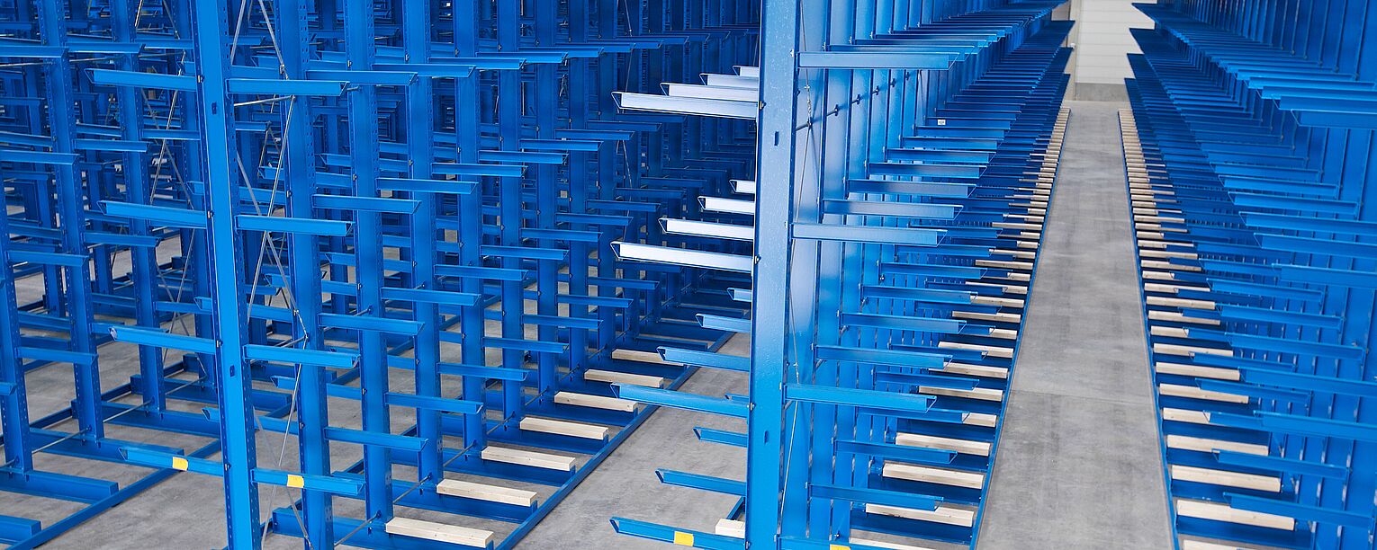 [Translate "Belgium (NL)"] [Translate "Niederlande"] Cantilever racking for narrow aisle